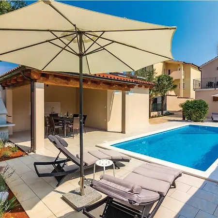 Vila Cosy House *